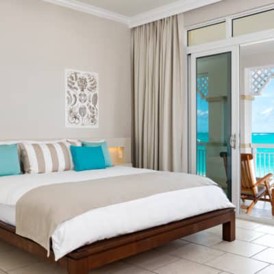 Deluxe One Bedroom Beachfront Suite
